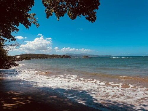 A 25min de L'aéroport! Studio Romantique vue Mer, Accès Plage Avec SPA Privé