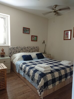 2 chambres, fer et planche à repasser, Wi-Fi, literie fournie