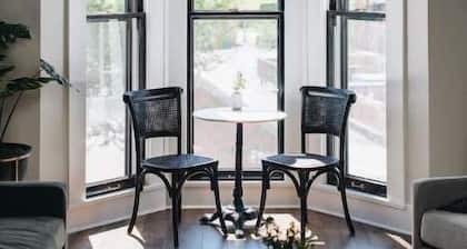 Ulysses Suites, Suite 301