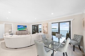 Smart TV - Breath-Taking Waterfront Condo | Pool/Spa/Tennis (Marco Island)