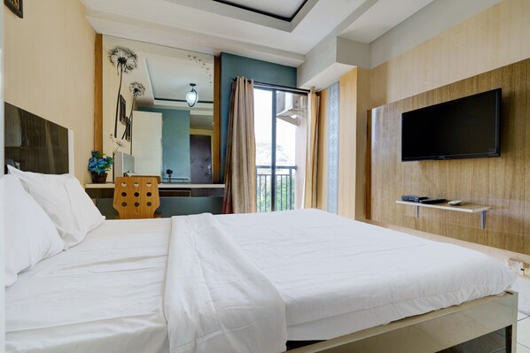 Dobbeltrom – standard | Skrivebord og sengetøy