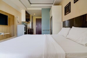 Standard Double Room | 1 bedroom, desk, bed sheets