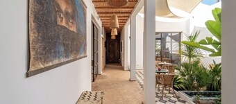 Elegant Luxury Villa with Heated Pool & Garden Oasis  12 Guests, Near Essaouira