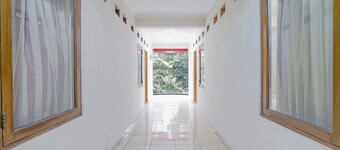 OYO Life 90035 Merci Club