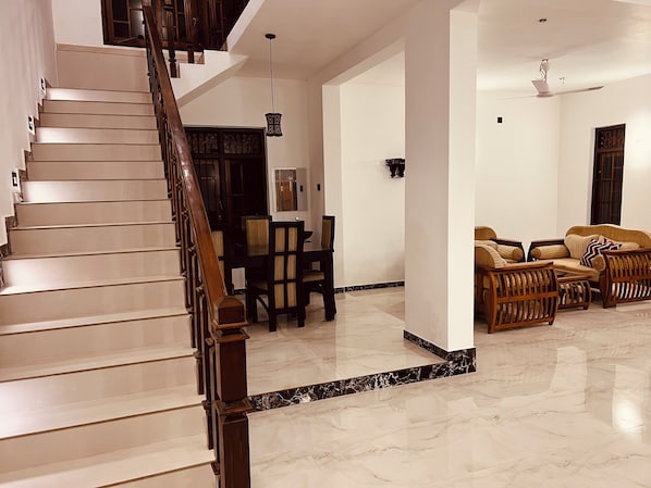 스탠다드룸, 퀸사이즈침대 1개 | 욕실 | 무료 세면용품, 헤어드라이어