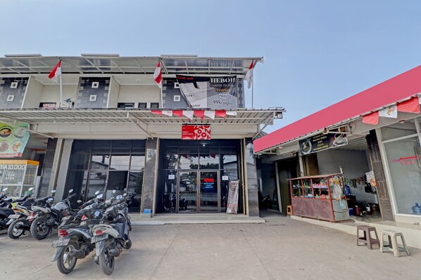 Exterior - OYO Life 90570 Heboh Guest House Syariah (Majalaya)