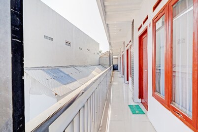 OYO Life 90570 Heboh Guest House Syariah