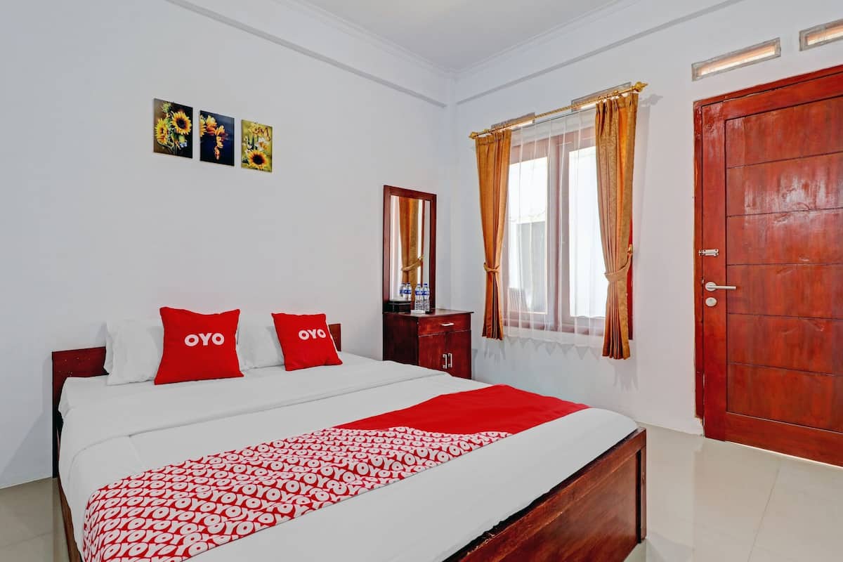 Standard Double Room | Free WiFi, bed sheets