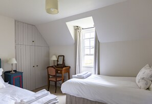 4 Schlafzimmer, Bügeleisen/Bügelbrett, WLAN, Bettwäsche