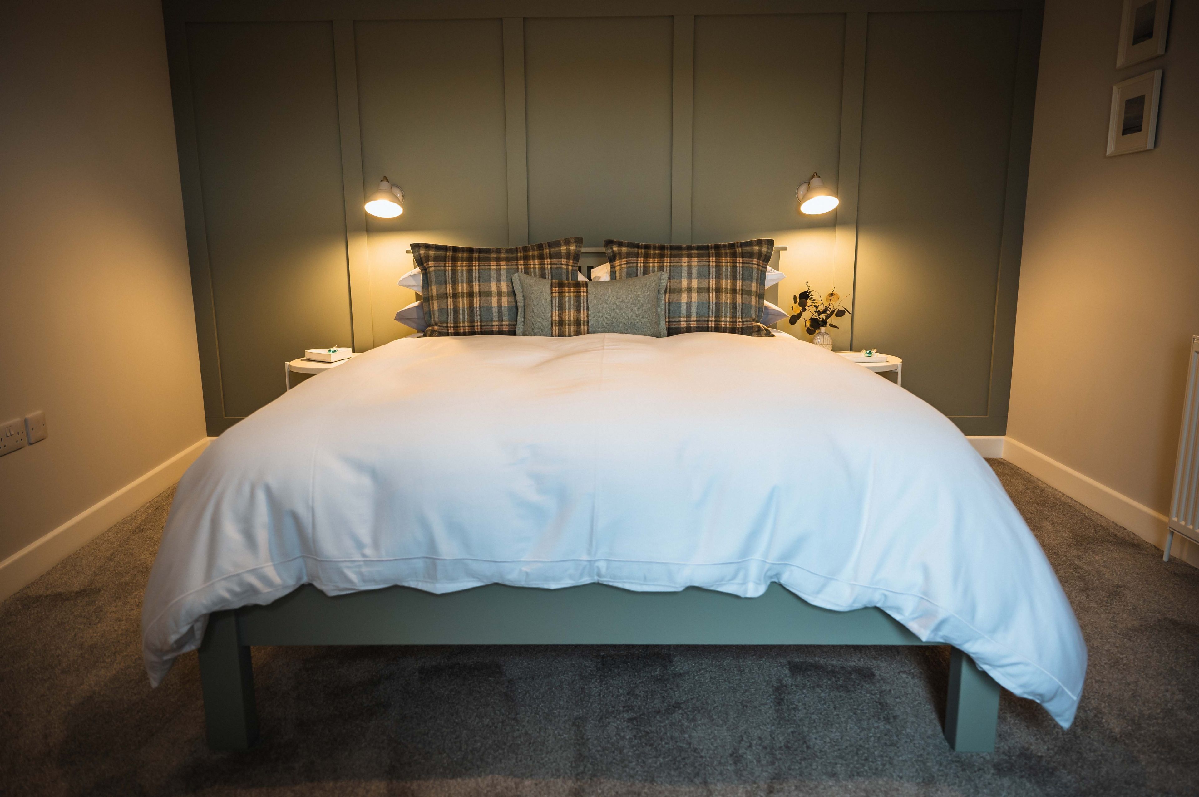 2 bedrooms, travel cot, free WiFi, bed sheets