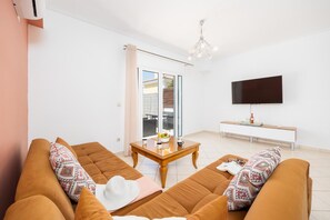 TV - Europe Villa Io - Two Bedroom Villa, Sleeps 5 (Ionian Islands)