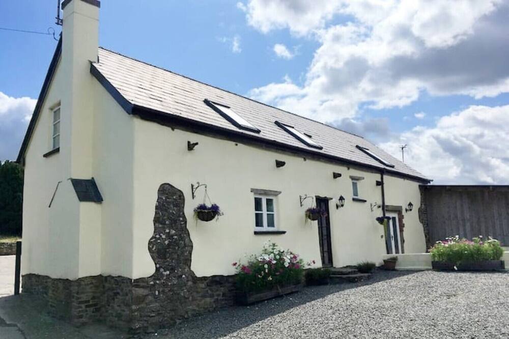 Award Winning Lower Whitsleigh Farm Cottage