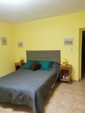 6 Schlafzimmer, Bügeleisen/Bügelbrett, Bettwäsche