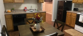 Southaven, MS Home - Minutes from Memphis - Close to local shopping and eateries