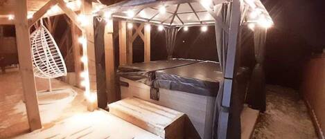 Bain à remous extérieur