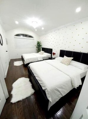 8 bedrooms, desk, iron/ironing board, free WiFi