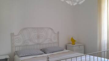 Familien-Vierbettzimmer | Zimmersafe, Bügeleisen/Bügelbrett, kostenlose Babybetten, Zustellbetten