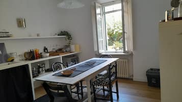 Doppia Standard, 1 camera da letto | Cucina privata | Prodotti per la pulizia, carta assorbente, isola per cucina