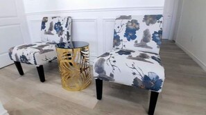 Interior - ❤ Cedar-View Apartment with Hot Tub (4 Bedrooms) ❤  (Orillia)