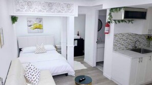 4 habitaciones, escritorio, tabla de planchar con plancha y wifi gratis 