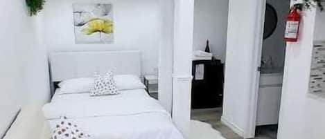 4 Schlafzimmer, Schreibtisch, Bügeleisen/Bügelbrett, kostenloses WLAN