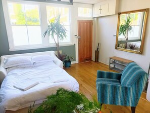 2 bedrooms, iron/ironing board, free WiFi, bed sheets - The Old Sweetshop 2 Bedroom House Brixton/Clapham (London)