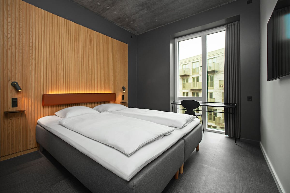 Bureau, espace de travail pour ordinateur portable