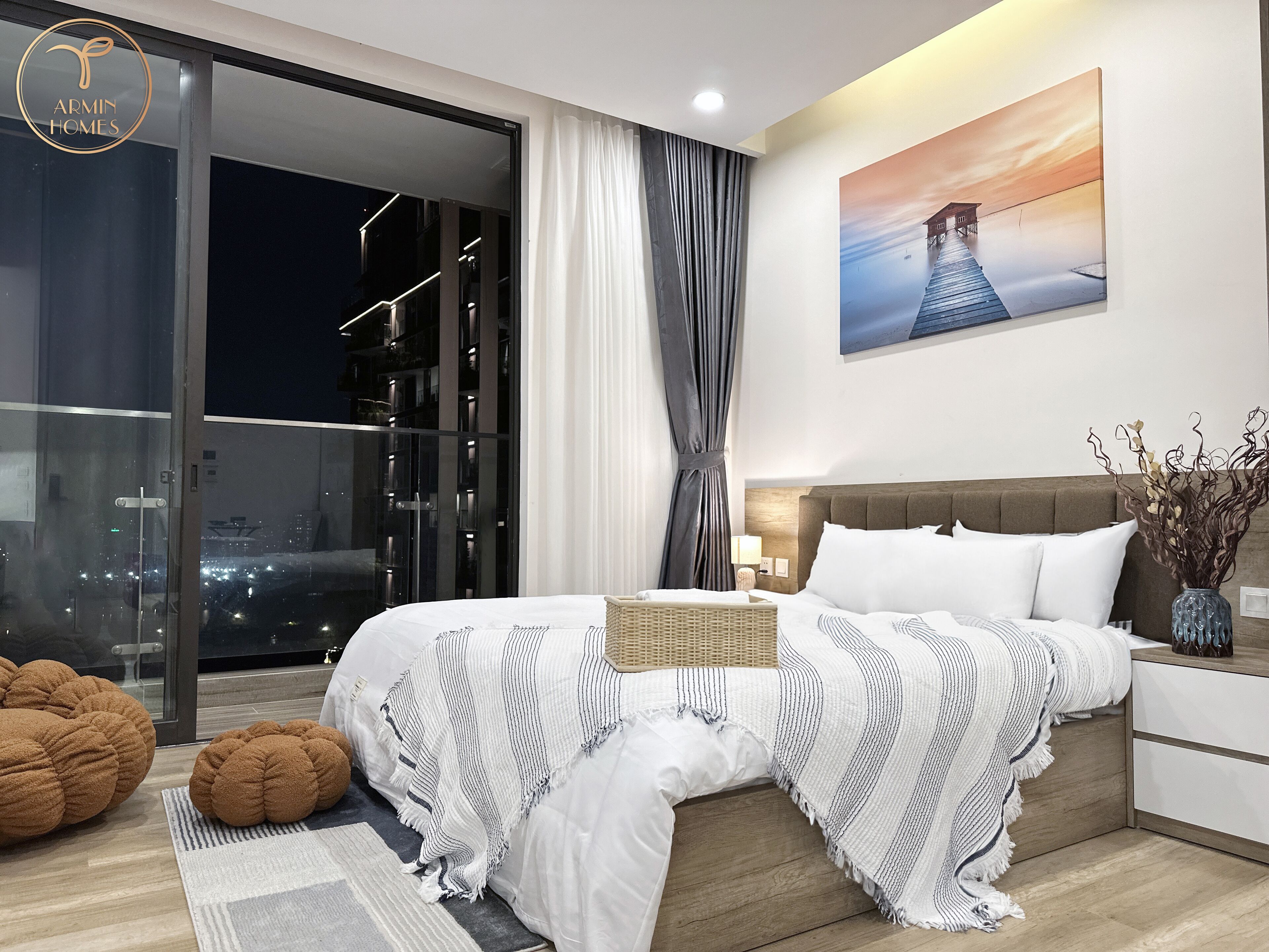 Studiosuite – panorama | Blendingsgardiner, lydisolert, strykejern/-brett og wi-fi (inkludert)