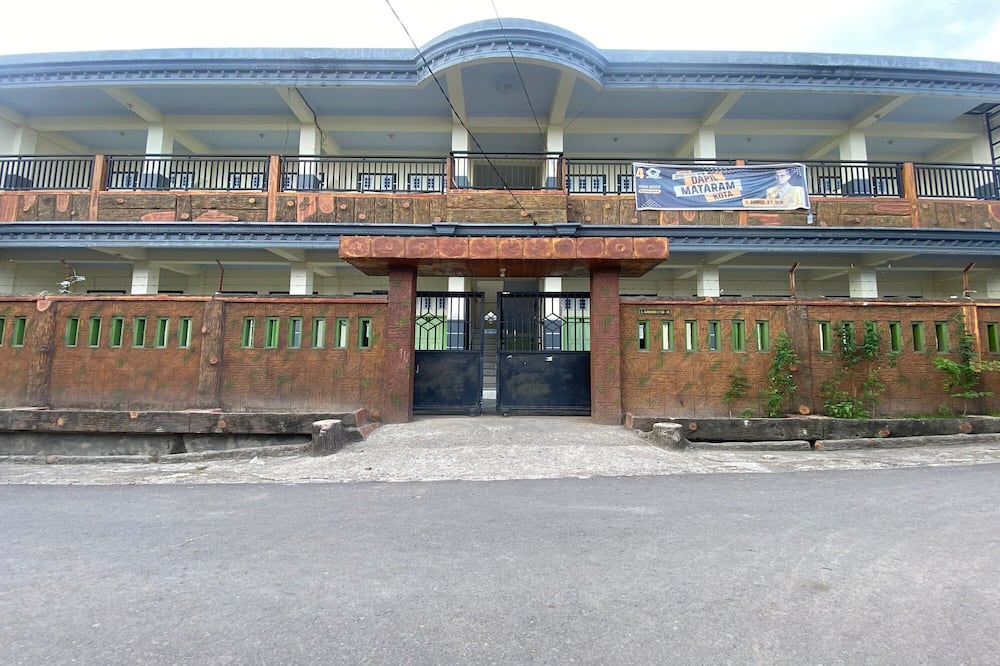 OYO Life 93401 Kos Putri Alamanda Syariah