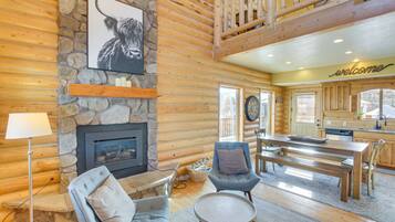 TV, fireplace