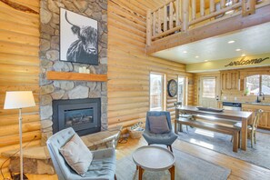 TV, fireplace - Garden City Cabin ~ 6 Mi to Bear Lake State Park! (Garden City)