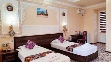 Classic Double or Twin Room | Desk, soundproofing, free WiFi