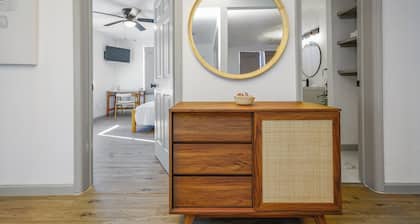 Staycasion @ Galveston. 6 minutes to Seawall.