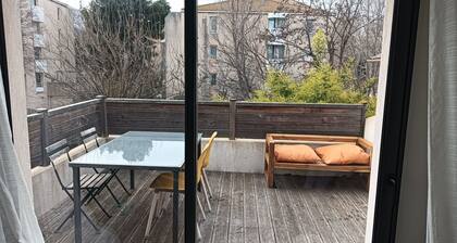 Appartement se trouvant au premier étage d'une maison individuelle.