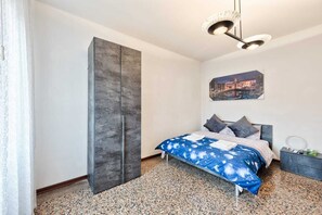Habitación familiar | Ropa de cama de alta calidad y edredones de plumas