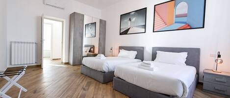 4 slaapkamers, een strijkplank/strijkijzer, wifi, beddengoed