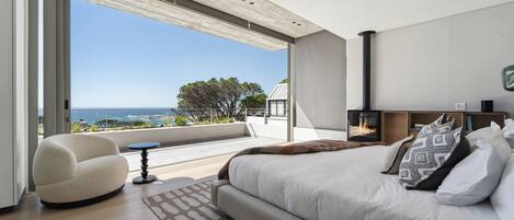 5 bedrooms, iron/ironing board, WiFi, bed sheets