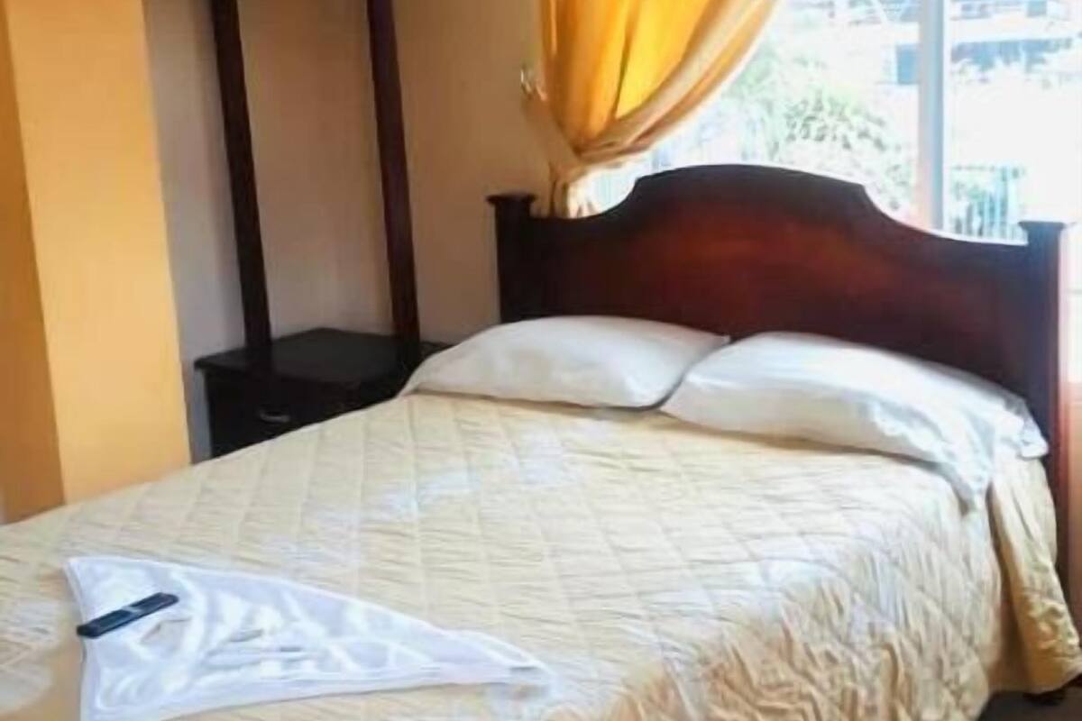ห้องสแตนดาร์ดดับเบิลหรือทวิน | Wi-Fi ฟรี, ผ้าปูที่นอน
