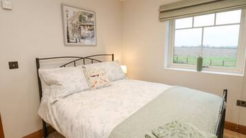 1 bedroom, individually decorated, individually furnished, free WiFi