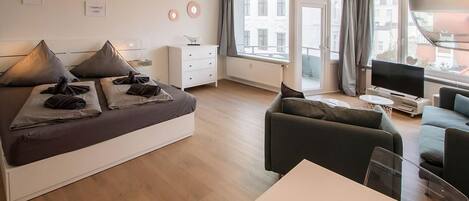 Bügeleisen/Bügelbrett, Reisekinderbett, kostenloses WLAN