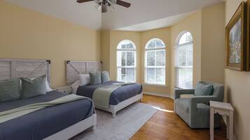 5 soverom, wi-fi (inkludert) og sengetøy