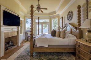 5 室のベッドルーム、WiFi (無料)、ベッドシーツ