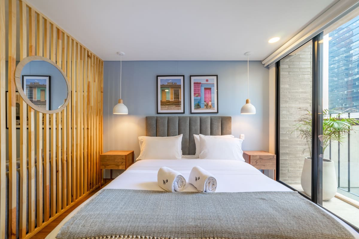 1 bedroom, premium bedding, iron/ironing board, free WiFi