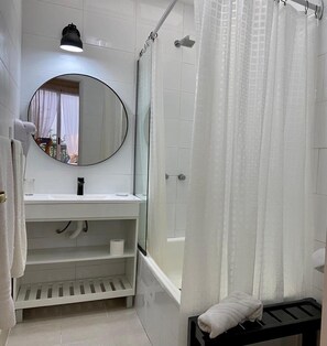Deluxe-Doppel- oder -Zweibettzimmer | Individuell dekoriert, individuell eingerichtet, kostenloses WLAN