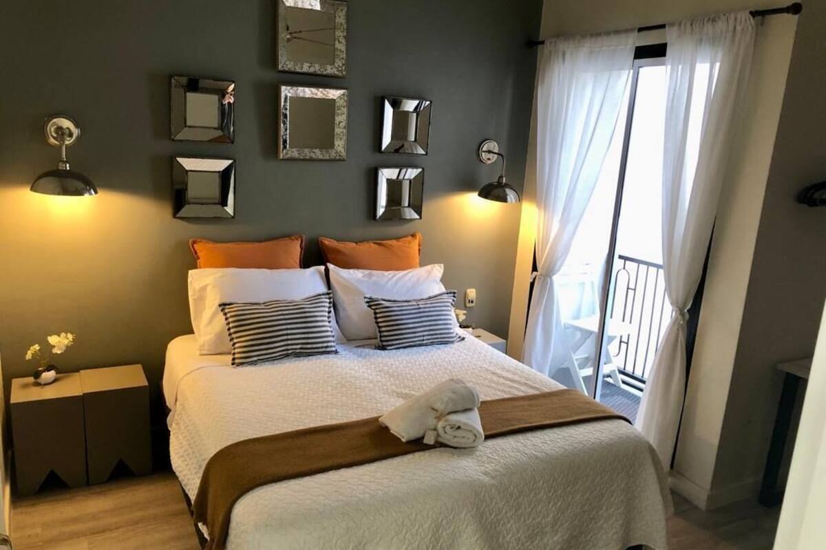Deluxe kamer, 1 twee- of 2 eenpersoonsbedden | Individueel gedecoreerd, individueel gemeubileerd, gratis wifi