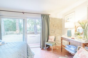 5 chambres, fer et planche à repasser, Wi-Fi gratuit, draps fournis