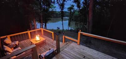 Peaceful Lakeside Getaway with Private Dock surrounded with Serene Wilderness