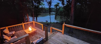 Peaceful Lakeside Getaway with Private Dock surrounded with Serene Wilderness
