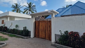 Exterior - Mafia Island Bungalows (Mafia Island)
