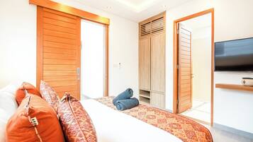 Villa (4 Bedrooms) | Exterior